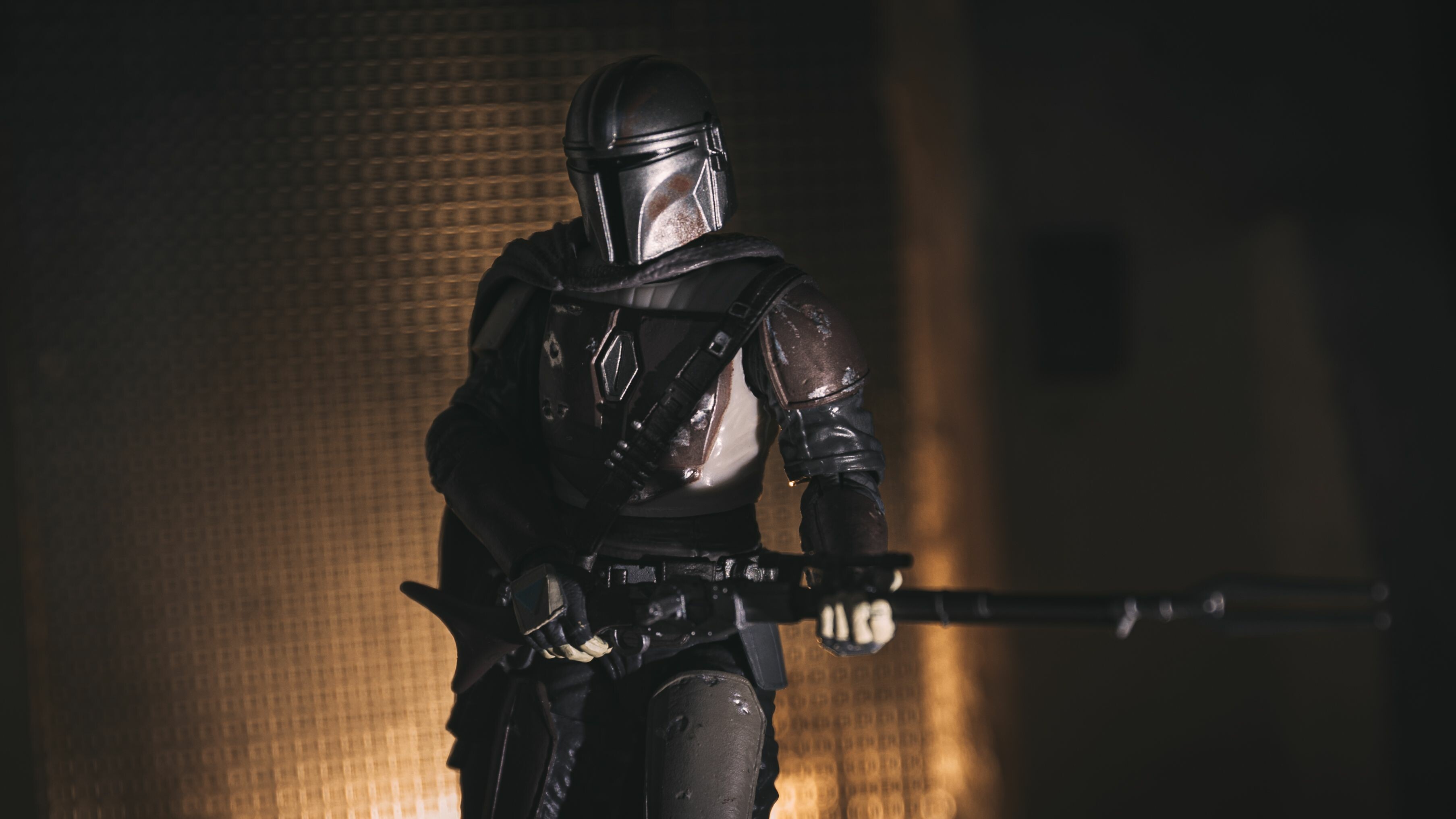 Din Djarin, Beskar armor helmet, Amban phase-pulse rifle Din Djarin, Beskar armor helmet, Amban phase-pulse rifle — 3614×2033 HD wallpaper