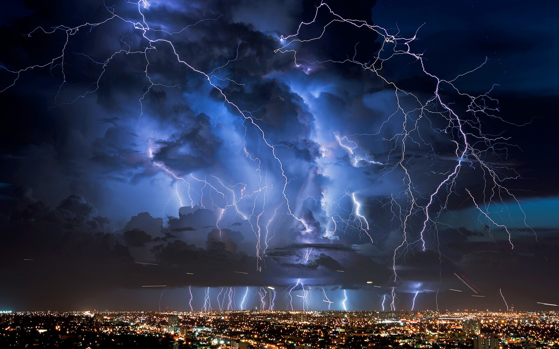 Multiple lightning bolts, Stormy night cityscape, Dark thundercloud sky — 1920×1200 HD wallpaper