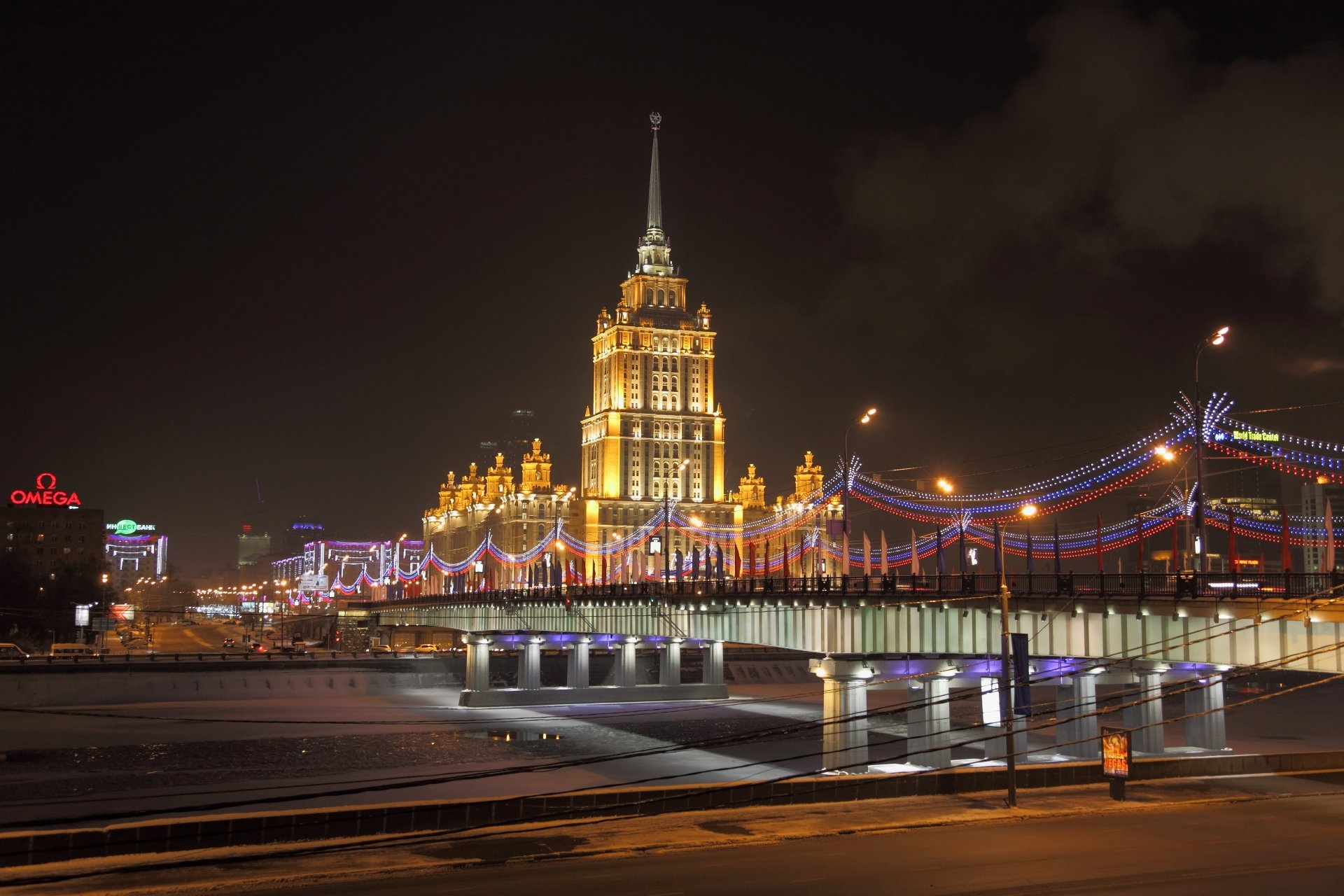Hotel Ukraina Moscow, Novoarbatsky Bridge lights, Omega neon sign Hotel Ukraina Moscow, Novoarbatsky Bridge lights, Omega neon sign — 1920×1280 HD wallpaper