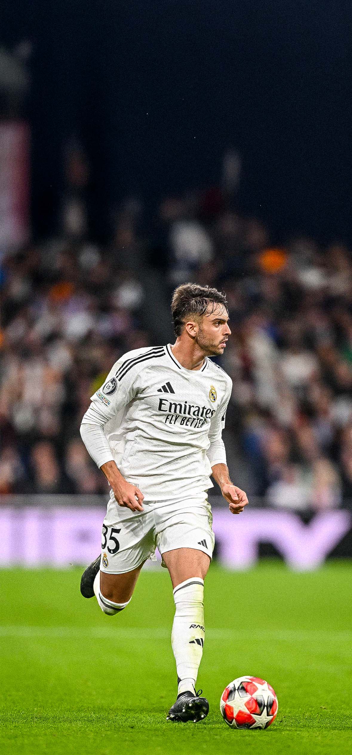 Raul Asencio Running Grass Wallpapers 4K iPhone Raul Asencio Running Grass Wallpapers 4K iPhone — 1179×2526 HD wallpaper