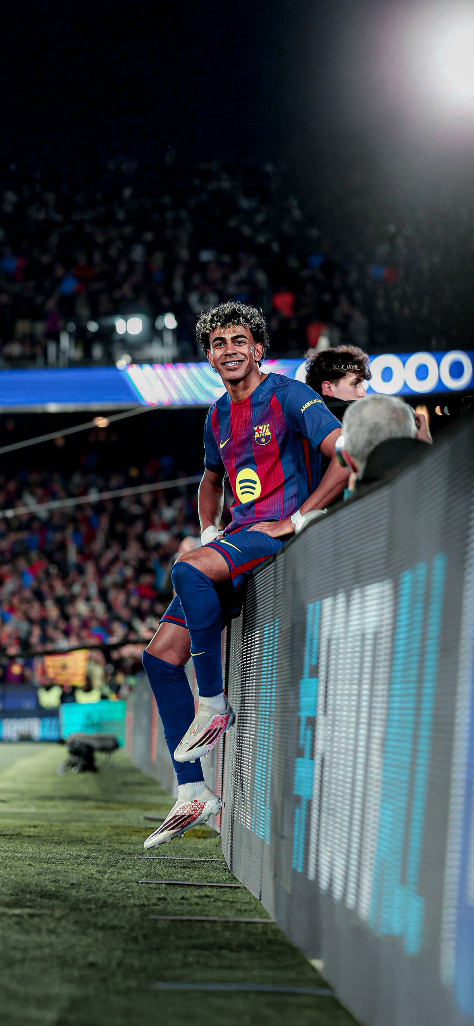 4k Lamine Yamal Barca Camp Nou 10 Wallpaper 4k Lamine Yamal Barca Camp Nou 10 Wallpaper — 947×2048 HD wallpaper