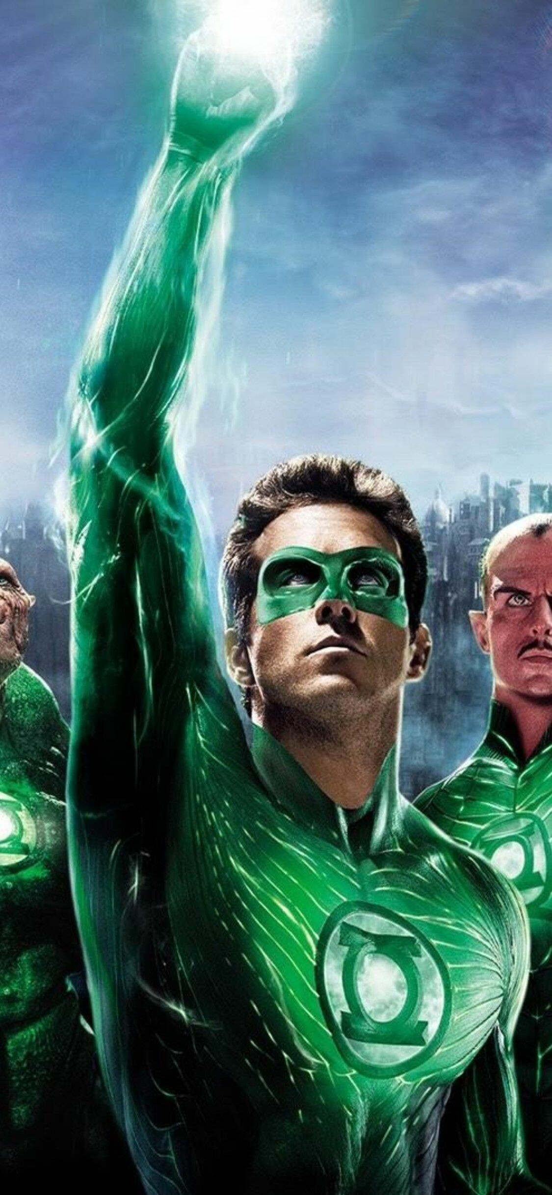 Ryan Reynolds Hal Jordan, Sinestro Green Lantern, Glowing green power ring — 1125×2436 HD wallpaper