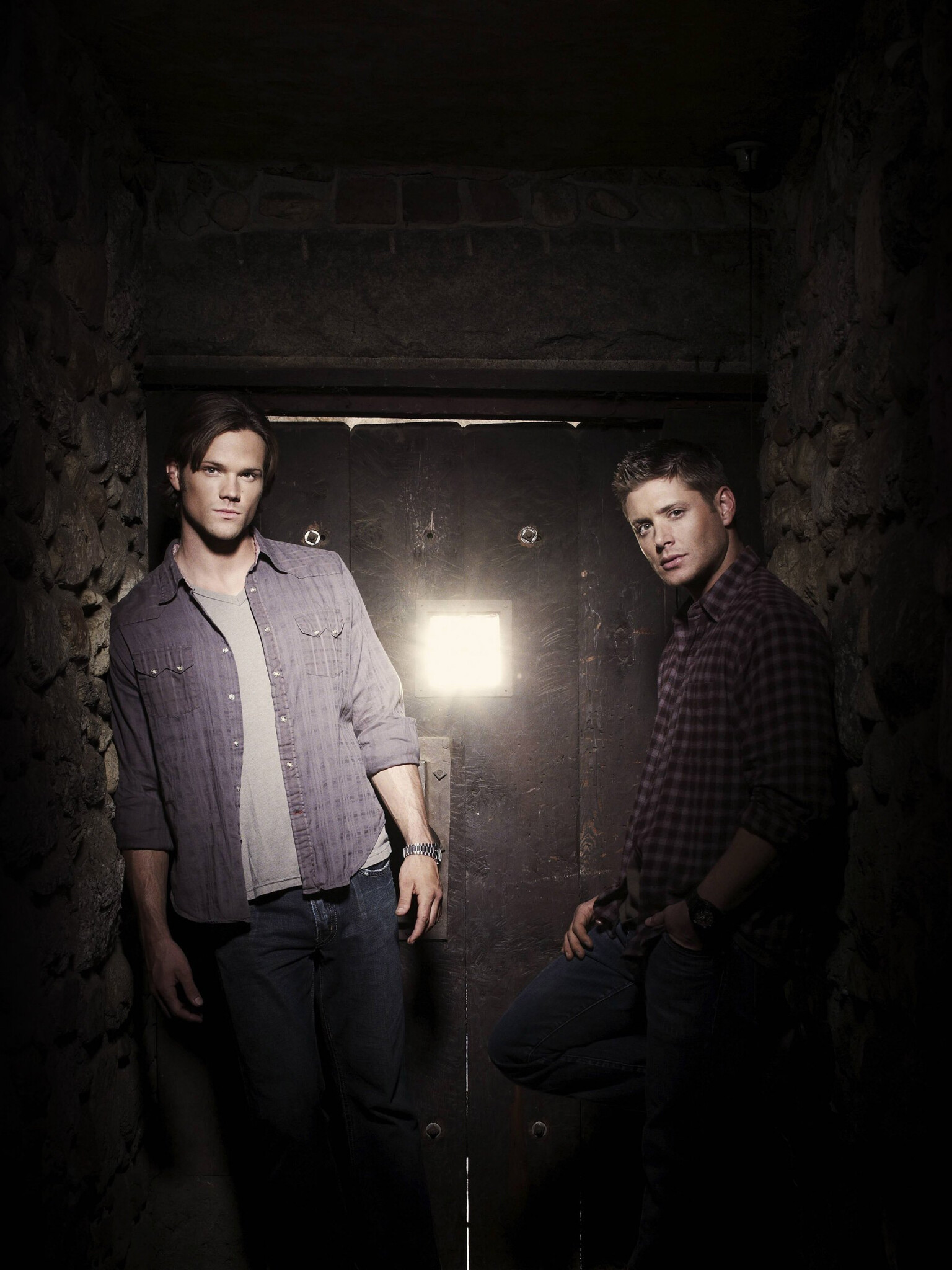 Sam Winchester, Dean Winchester, Dark stone doorway Sam Winchester, Dean Winchester, Dark stone doorway — 1536×2048 HD wallpaper