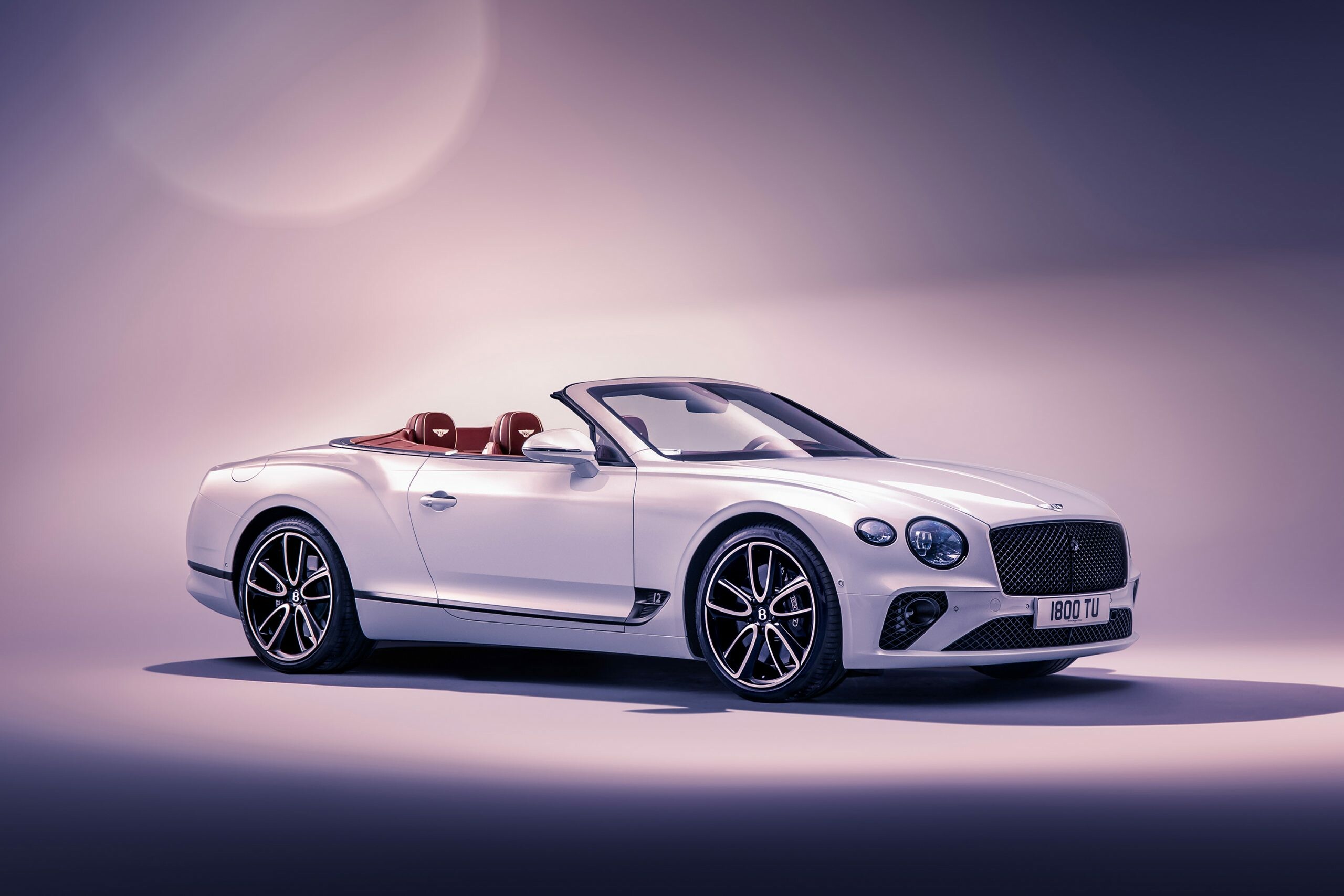 Bentley Continental GT Convertible, White luxury cabriolet, Pink studio backdrop — 2560×1707 mobile wallpaper