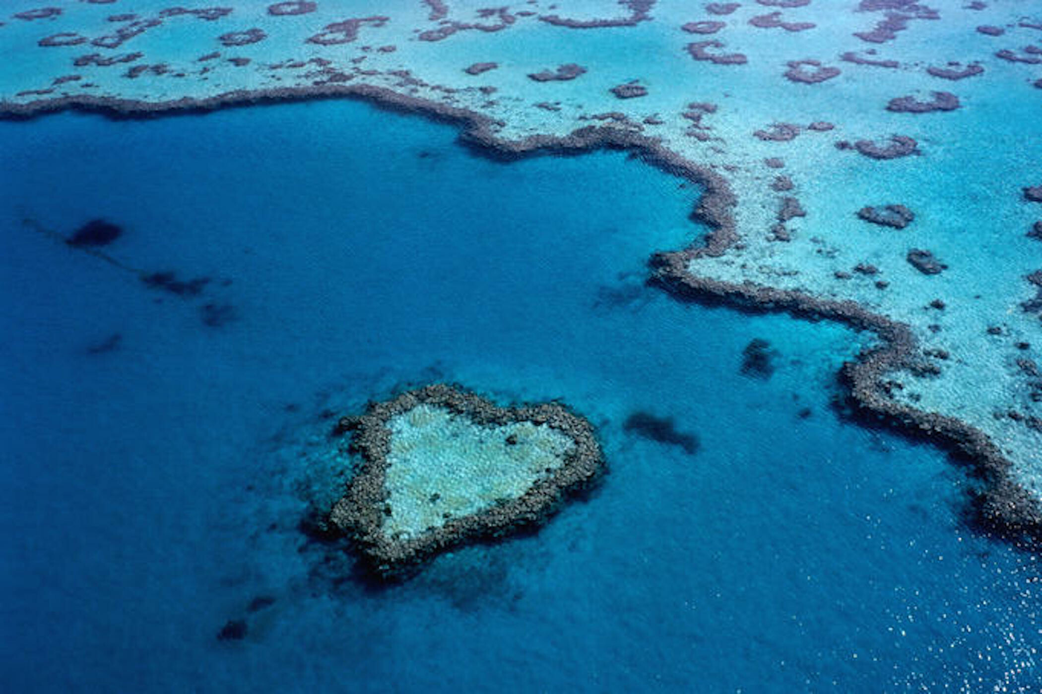 Heart Reef, Great Barrier Reef Wallpaper, HD Desktop — 2100×1400 HD wallpaper