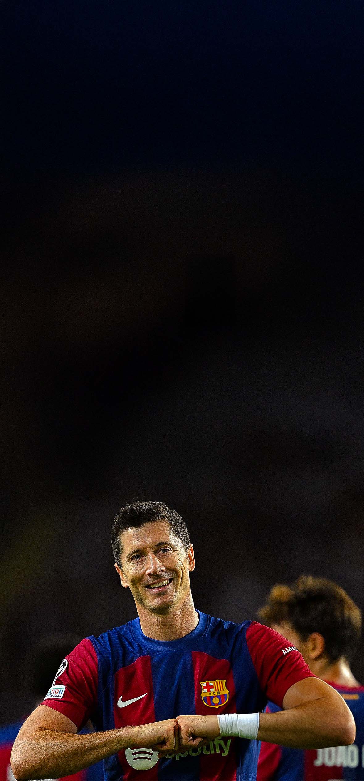 FC Barcelona Robert Lewandowski Smiling Game iPhone FC Barcelona Robert Lewandowski Smiling Game iPhone — 1179×2526 HD wallpaper