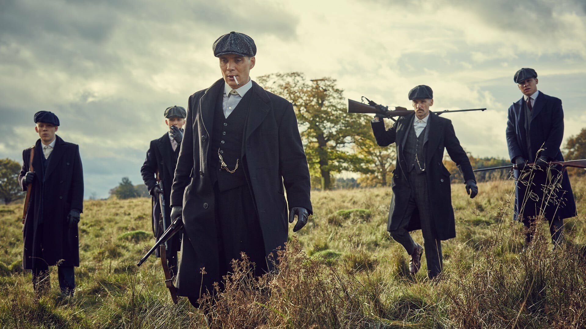 Thomas Shelby (Cillian Murphy), Arthur Shelby (Paul Anderson), Shelby brothers gang, Flat caps and shotguns, Countryside field Thomas Shelby (Cillian Murphy), Arthur Shelby (Paul Anderson), Shelby brothers gang, Flat caps and shotguns, Countryside field — 1920×1080 HD wallpaper