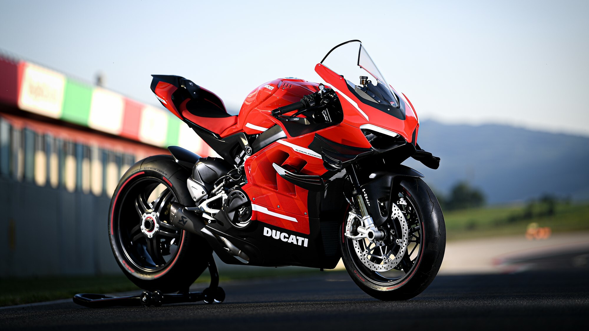 Superleggera V4, Ducati Wallpaper, HD Desktop Superleggera V4, Ducati Wallpaper, HD Desktop — 2000×1125 HD wallpaper