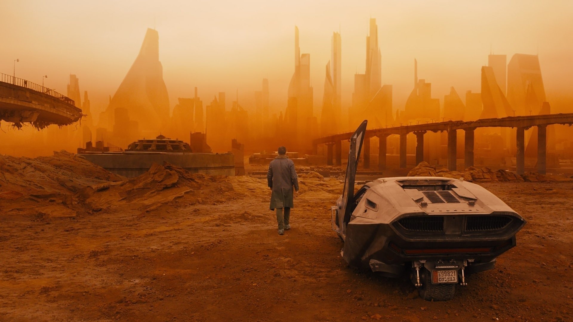 Officer K, Las Vegas ruins skyline, Peugeot spinner car, Orange dust haze Officer K, Las Vegas ruins skyline, Peugeot spinner car, Orange dust haze — 1920×1080 HD wallpaper