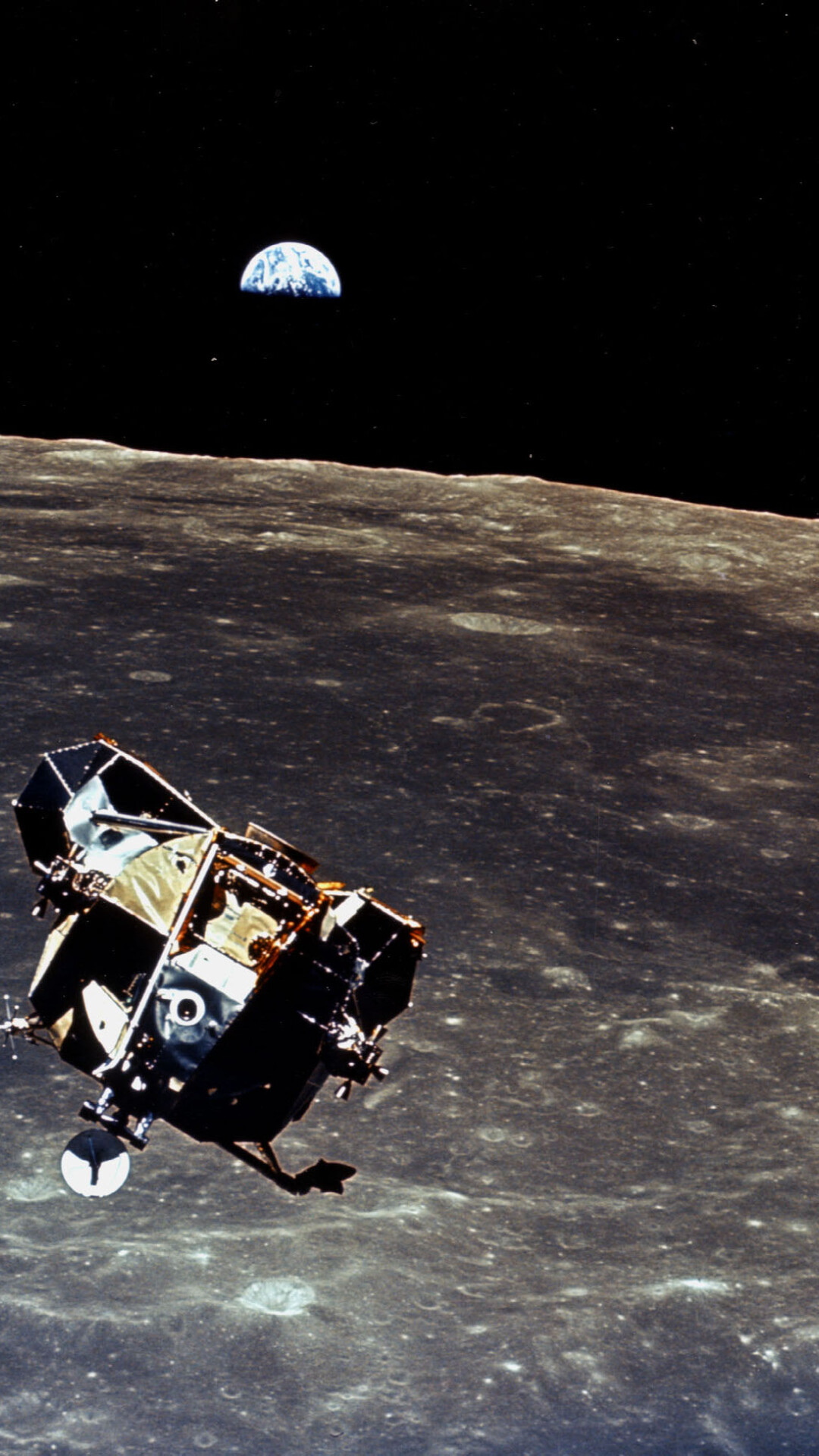 Apollo 11 Lunar Module Eagle, Earthrise over Moon, Cratered lunar surface Apollo 11 Lunar Module Eagle, Earthrise over Moon, Cratered lunar surface — 1080×1920 HD wallpaper