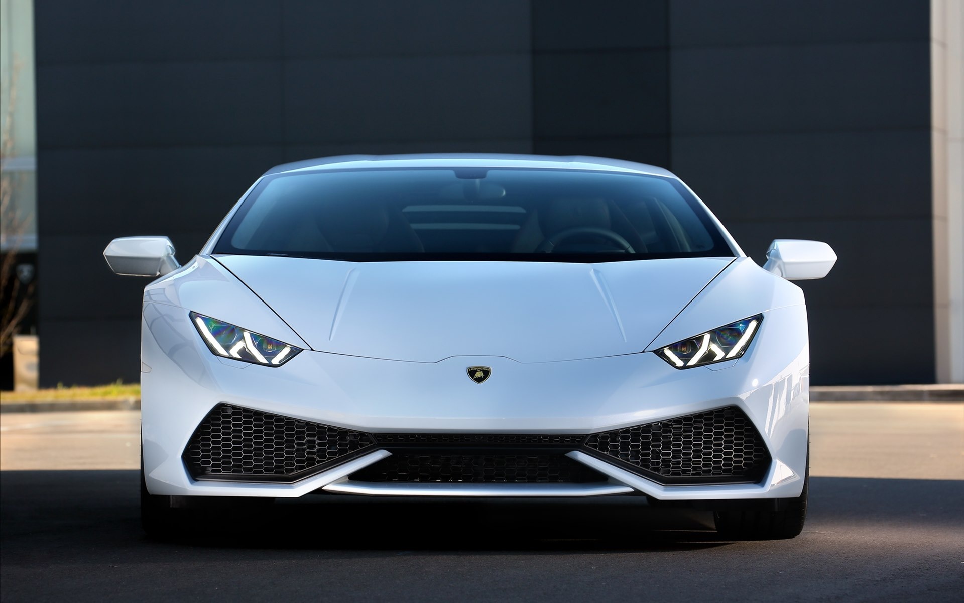 White Lamborghini Huracan, Front fascia view, Dark building backdrop White Lamborghini Huracan, Front fascia view, Dark building backdrop — 1920×1200 HD wallpaper